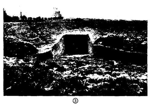 Figure 47.—Emplacement for antitank gun, with ramp. 
