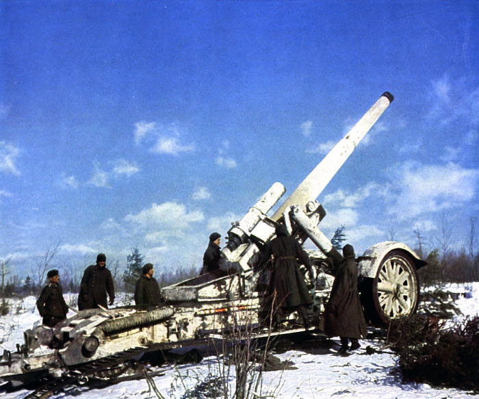 German Artillery in action on the Eastern Front